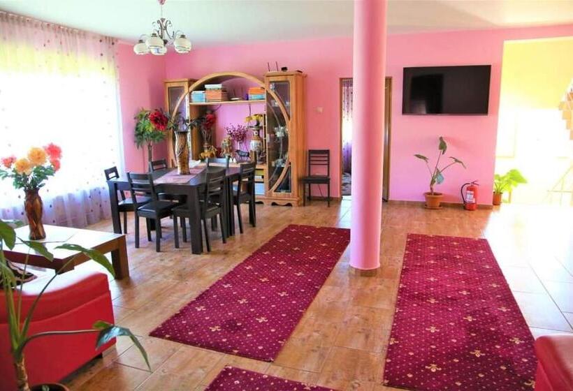 فندق Casa De Vacanta Eva