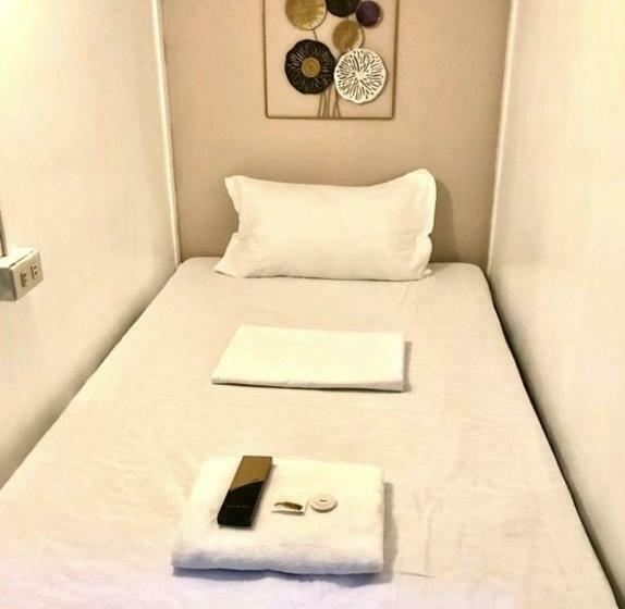 فنادق الكبسولة Budget Transient Capsule Room Mirasol Near Bgc