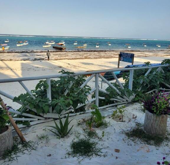 فنادق الكبسولة Kibwana Village Bungalows