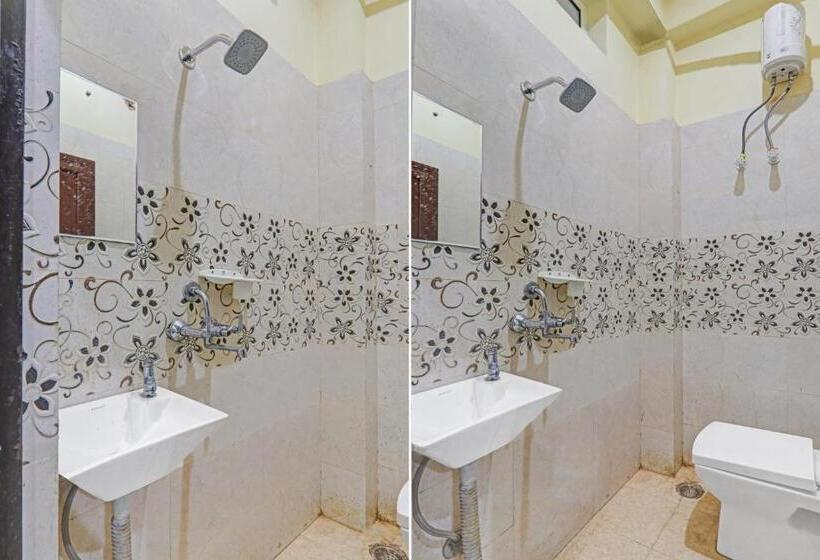 هتل O Sharvil Inn