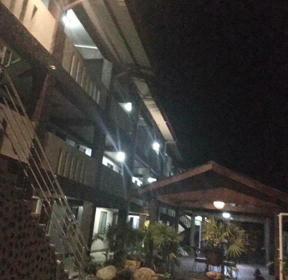 هتل Nausori Airport