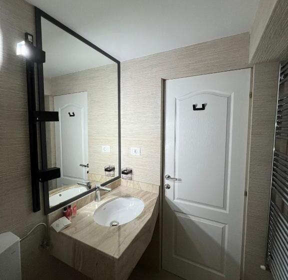 Отель Noblesse Bacău