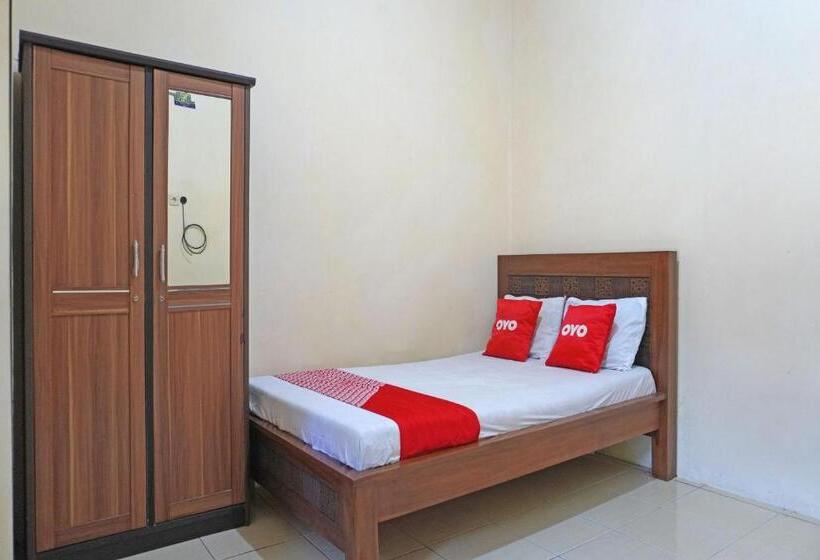 Отель Oyo 91762 Green Home Stay Syariah