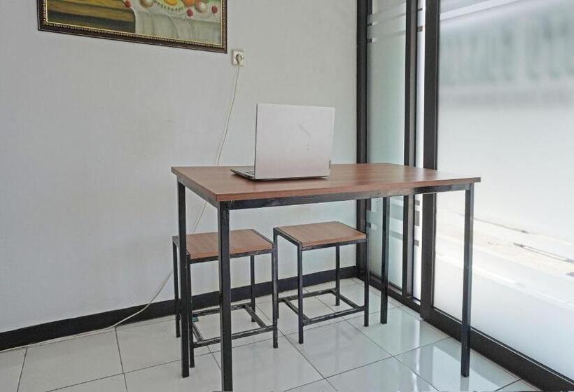 Отель Oyo 91762 Green Home Stay Syariah