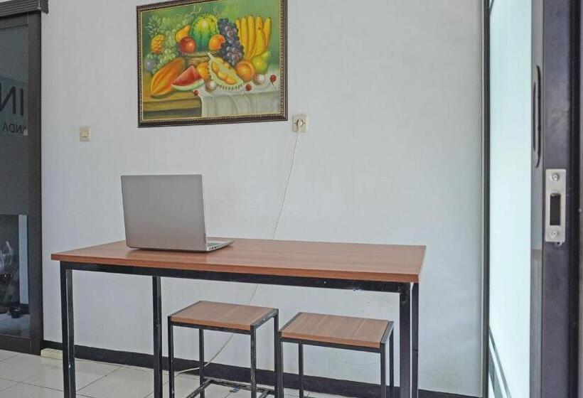 Отель Oyo 91762 Green Home Stay Syariah