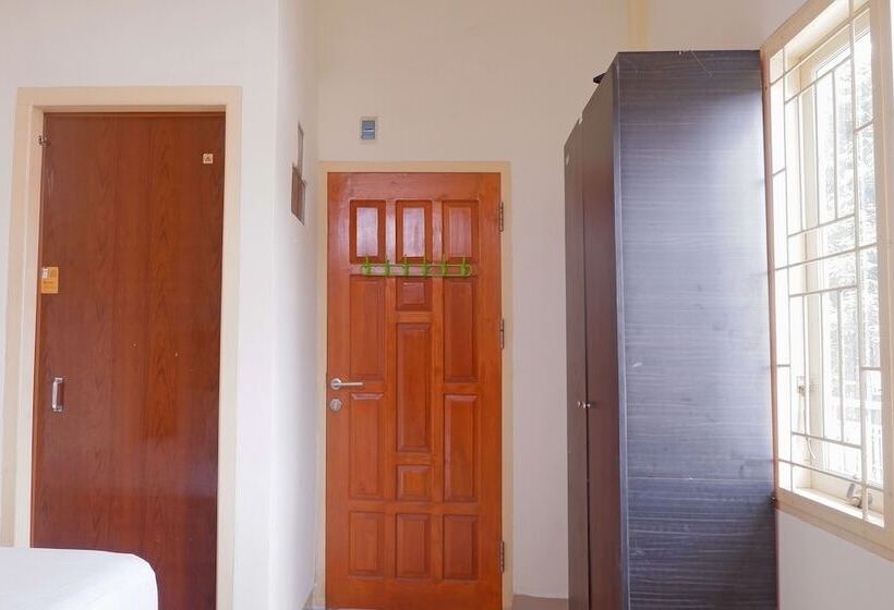 فندق Oyo 92632 Kost Pondok Kito