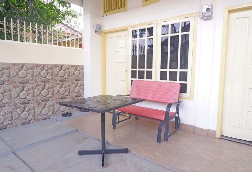 فندق Oyo 92632 Kost Pondok Kito