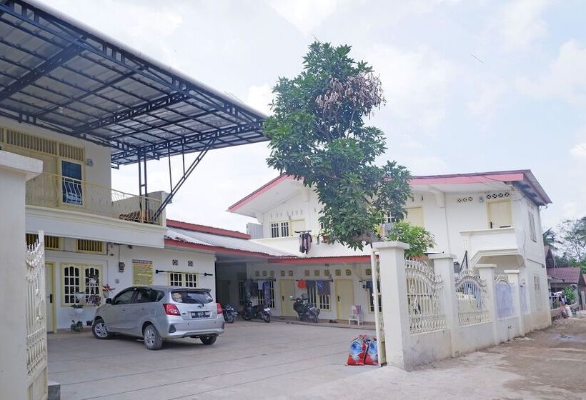 فندق Oyo 92632 Kost Pondok Kito