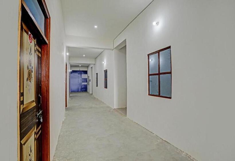 호텔 Oyo Flagship 81496 Goldy Palace