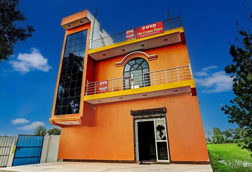Отель Oyo Flagship The Crown Plaza