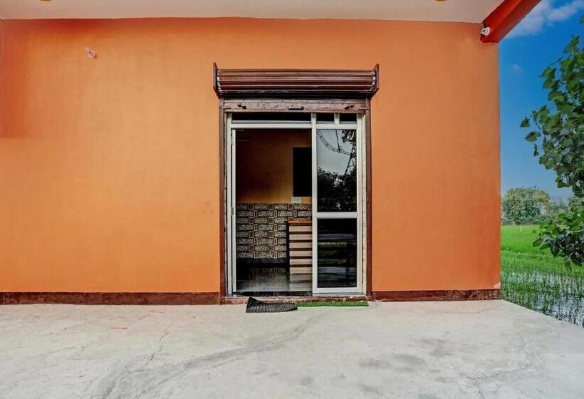 Отель Oyo Flagship The Crown Plaza