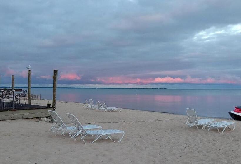 ホテル Pine Haven Beach Resort