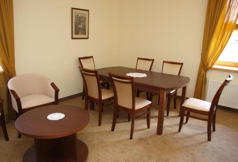 هتل Prie žeimenos