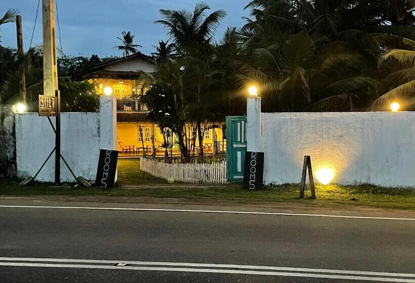 Отель Stilt Midigama