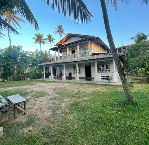 Отель Stilt Midigama