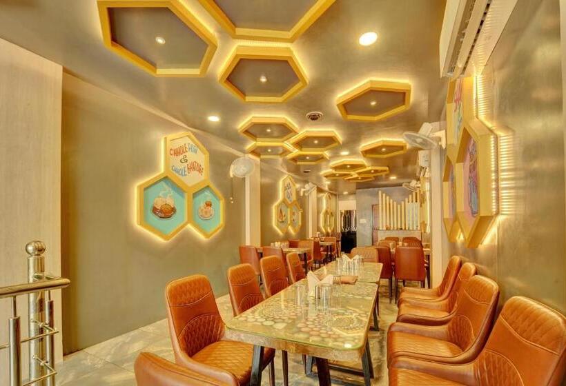 Oyo Flagship Hotel Komal Inn