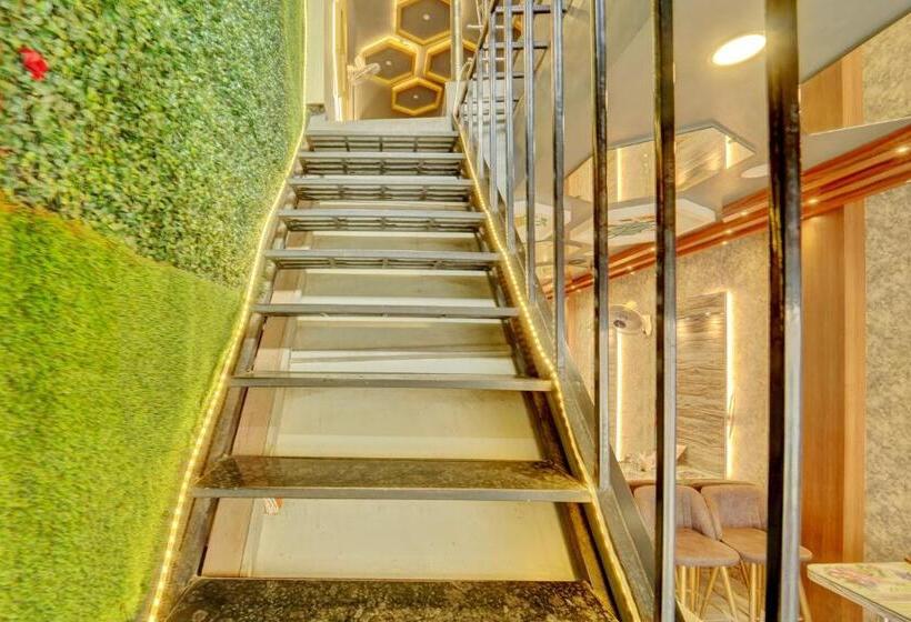 Oyo Flagship Hotel Komal Inn