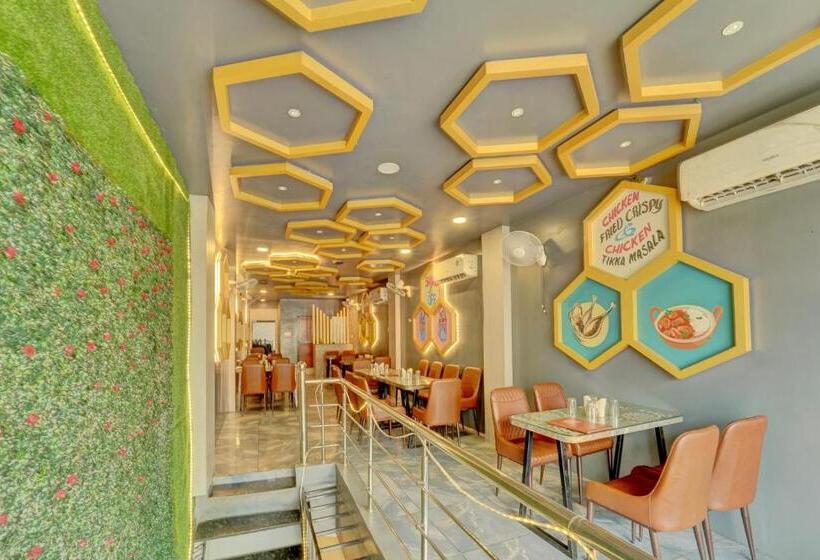 Oyo Flagship Hotel Komal Inn