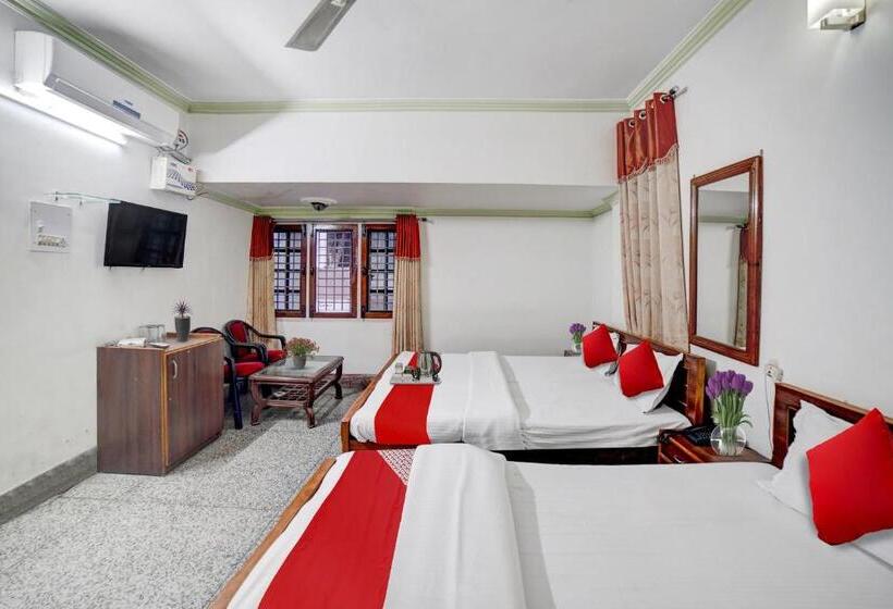 Oyo Flagship Hotel Naveen