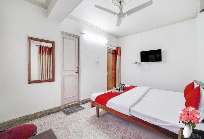 Oyo Flagship Hotel Naveen