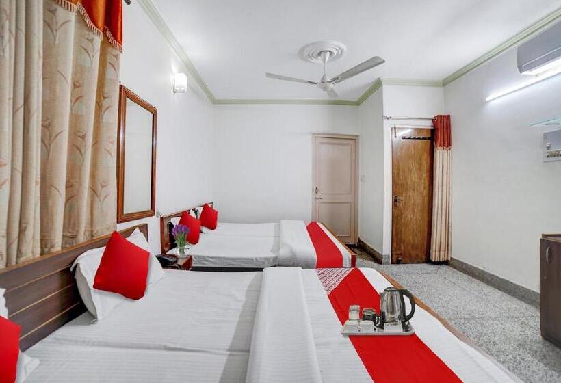 Oyo Flagship Hotel Naveen