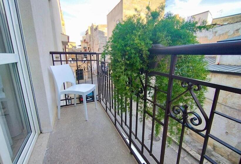 Пансион Alcamo Rooms Con Garage Privato