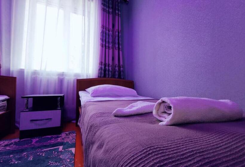 پانسیون Guest House Adimi