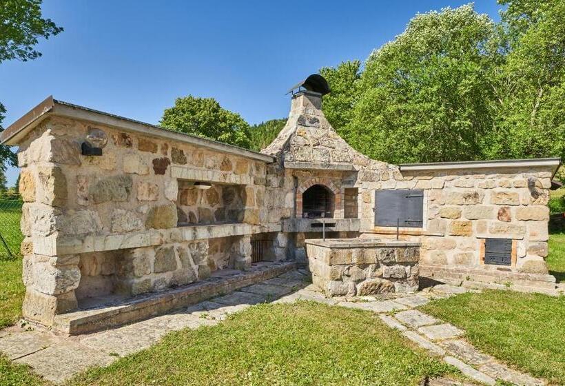 بنسيون Penzion Pod Lesem