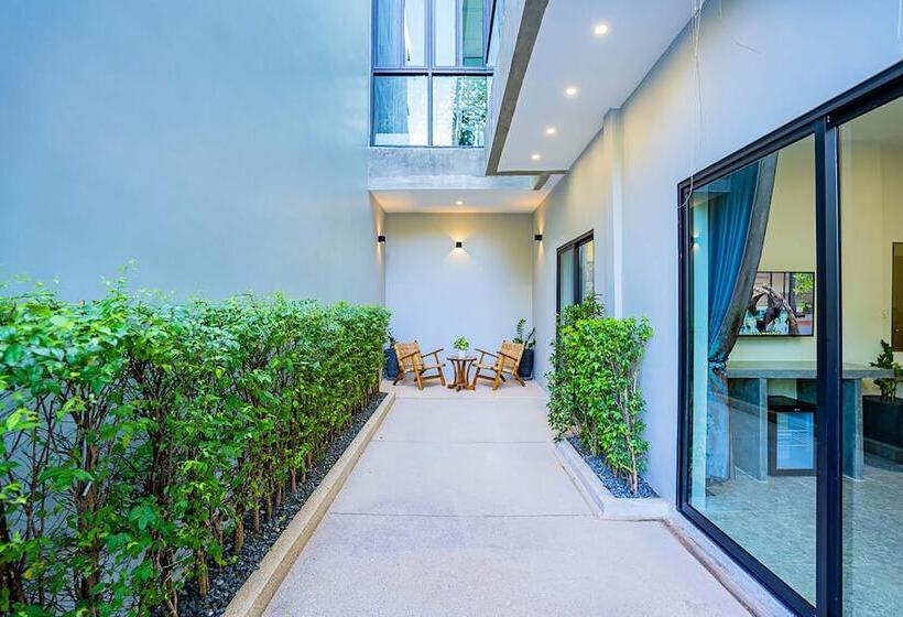 Rainforest Hotel By Nsun