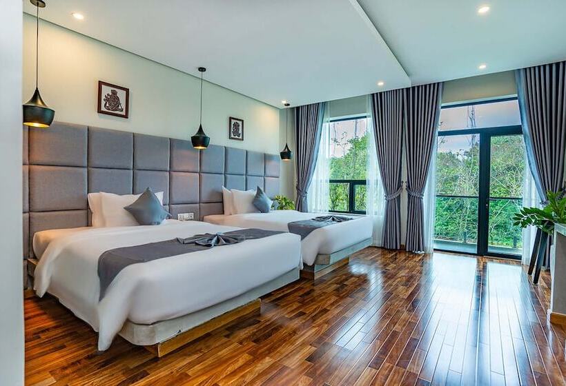 Rainforest Hotel By Nsun