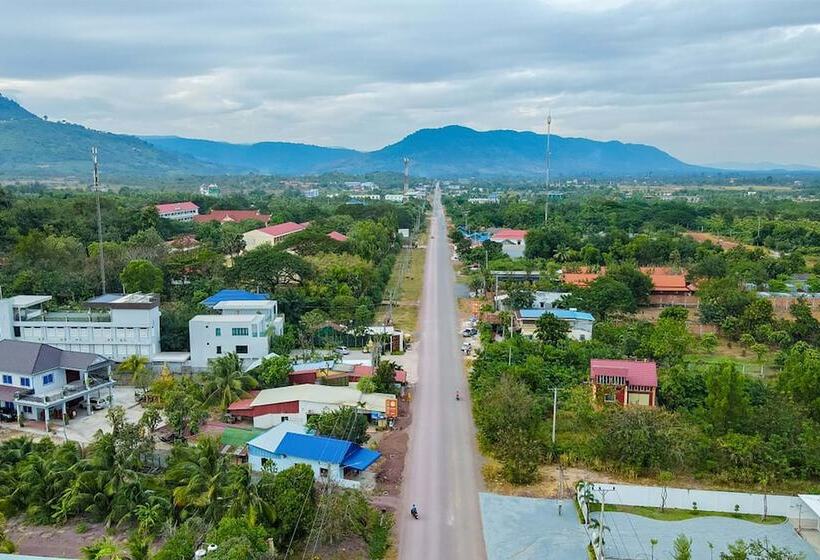 Rainforest Hotel By Nsun