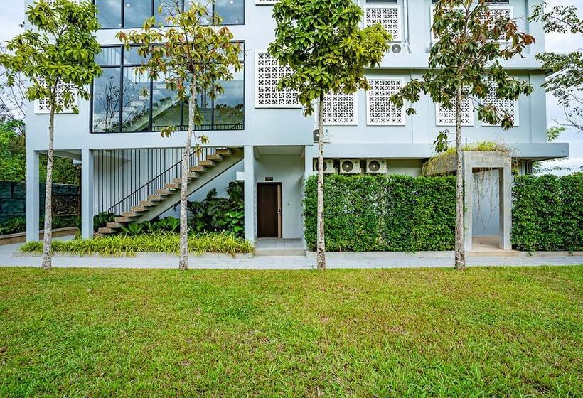 Rainforest Hotel By Nsun