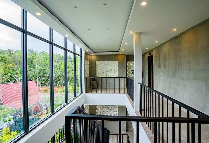 Rainforest Hotel By Nsun