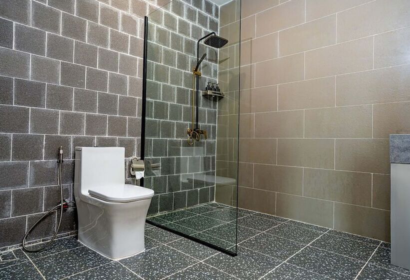 Rainforest Hotel By Nsun