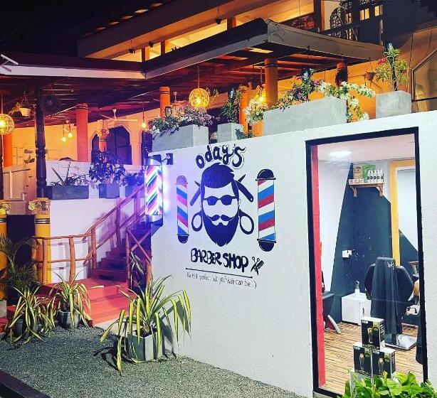 Hummus Hostel & Restaurant