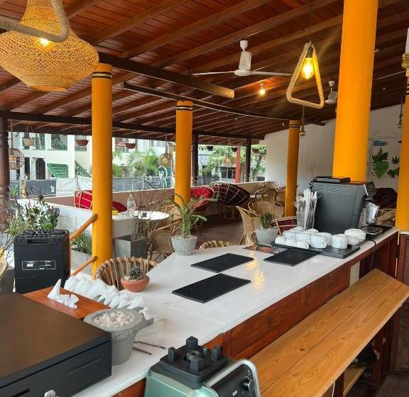 Hummus Hostel & Restaurant