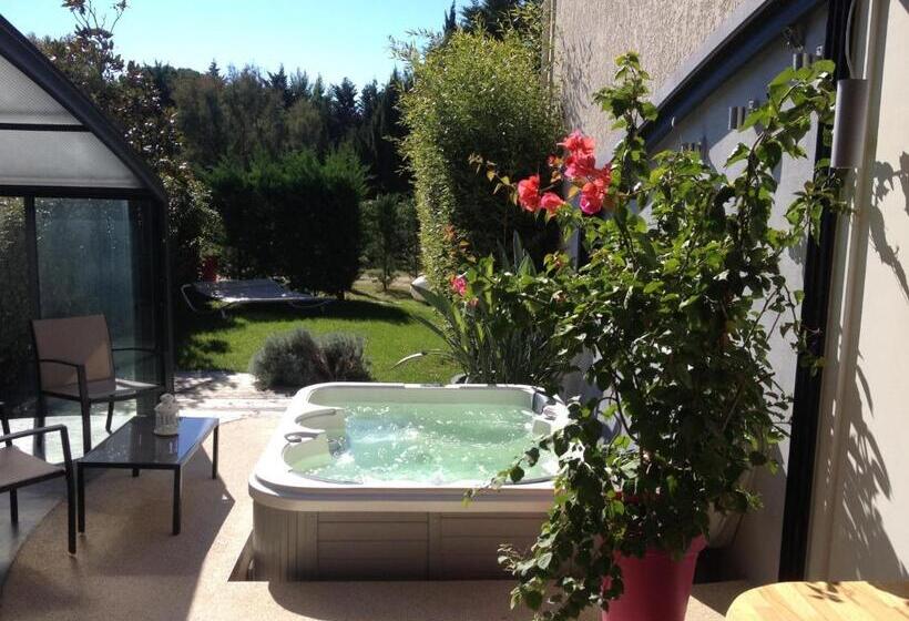 مبيت وإفطار Chambres D'hotes Deluxe Jacuzzi Mas De L'etoile