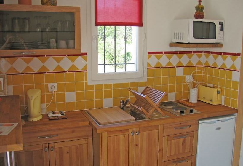 Bed and Breakfast La Cigale Sous L Olivier