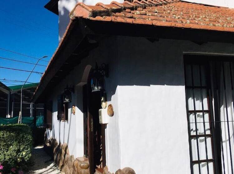 تختخواب و صبحانه La Posada De Akasha