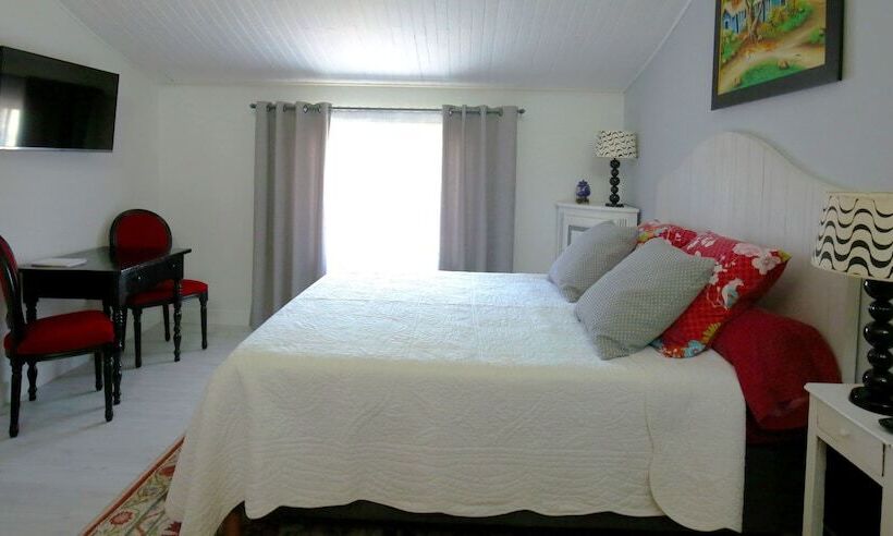 تختخواب و صبحانه La Villa Léa