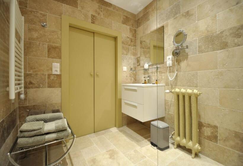 مبيت وإفطار Particulier La Gobine