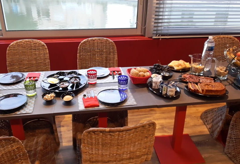 تختخواب و صبحانه Péniche Tic Et Tac