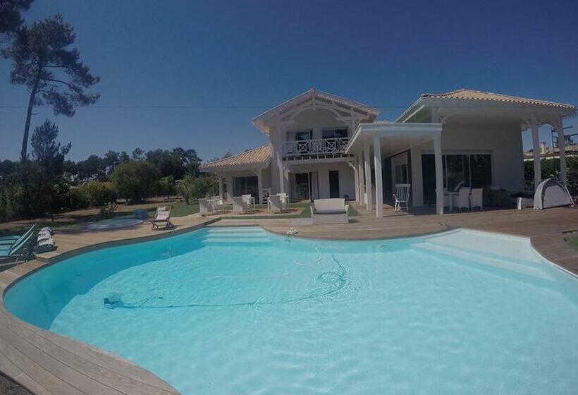 تختخواب و صبحانه Villa Bora Bora