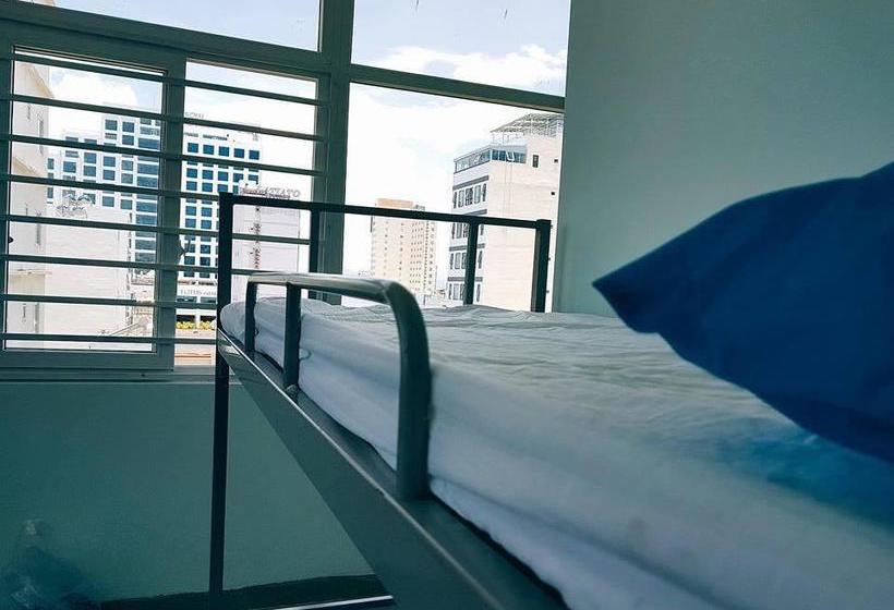 Coco Beach Hostel & Apartment