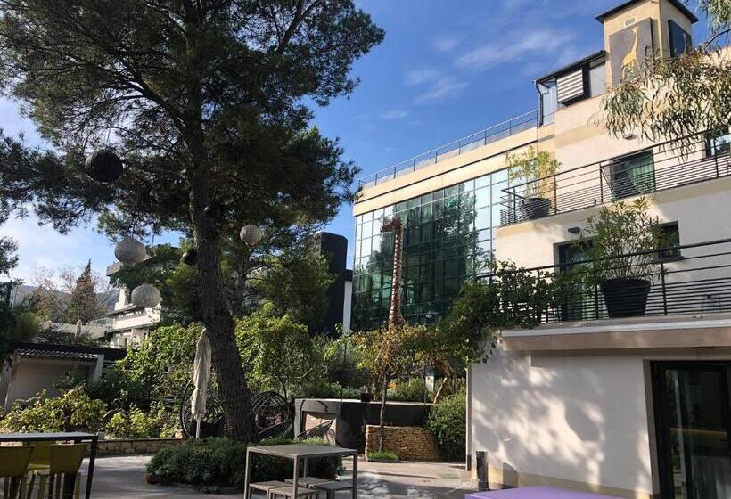 Appart  Hotel La Girafe Marseille Est   Porte D Aubagne