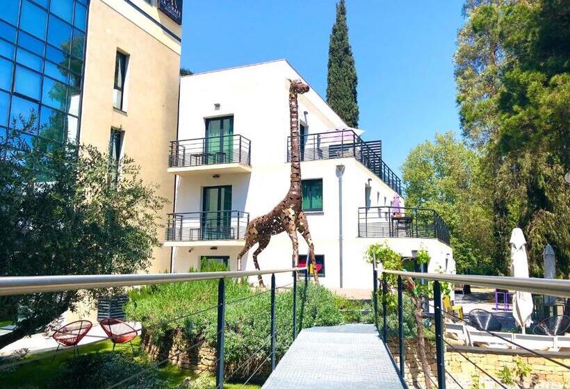 Appart  Hotel La Girafe Marseille Est   Porte D Aubagne