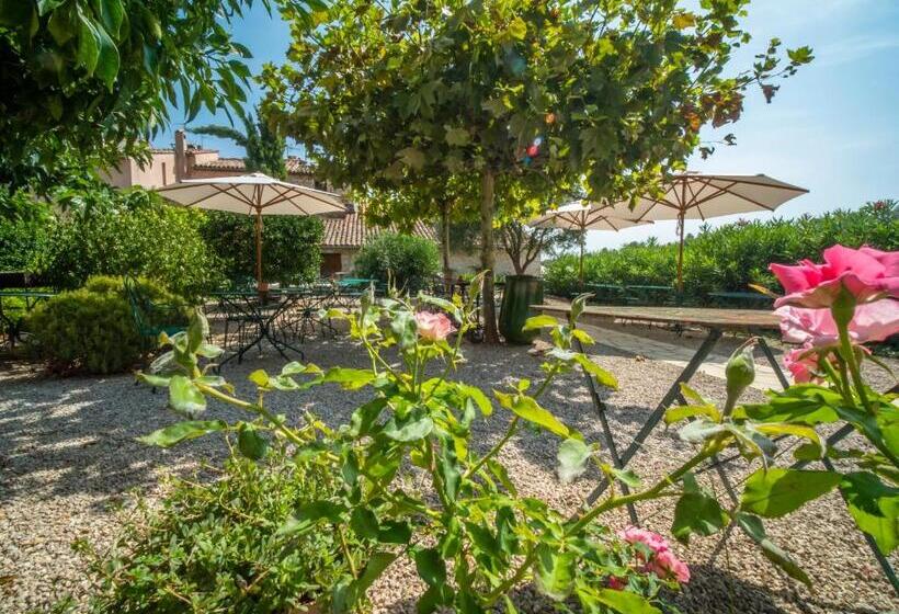 فندق Auberge De Tourrettes