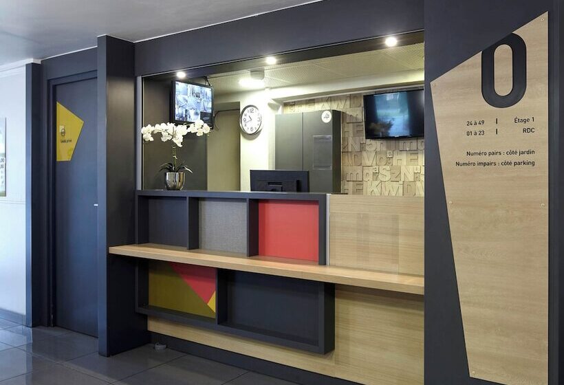 B&b Hotel La Queue En Brie