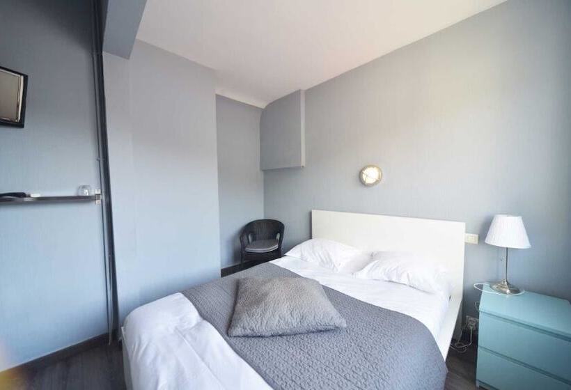 בית מלון כפרי Cafe De Paris