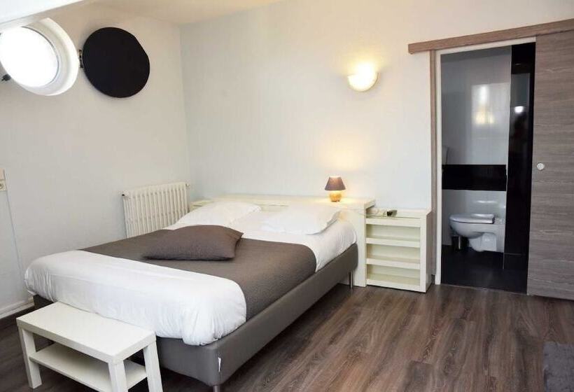 בית מלון כפרי Cafe De Paris